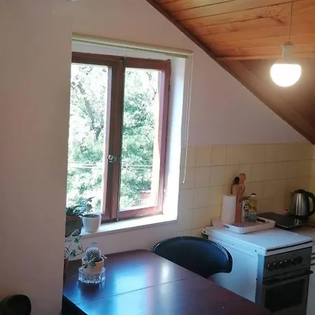 Cozy Seafront Retreat In 챠브타트