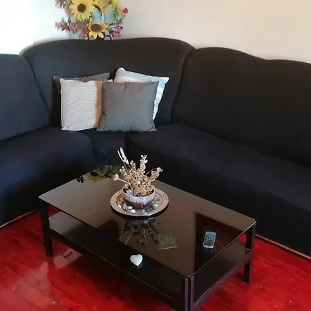 Cozy Seafront Retreat In Prázdninový dům *